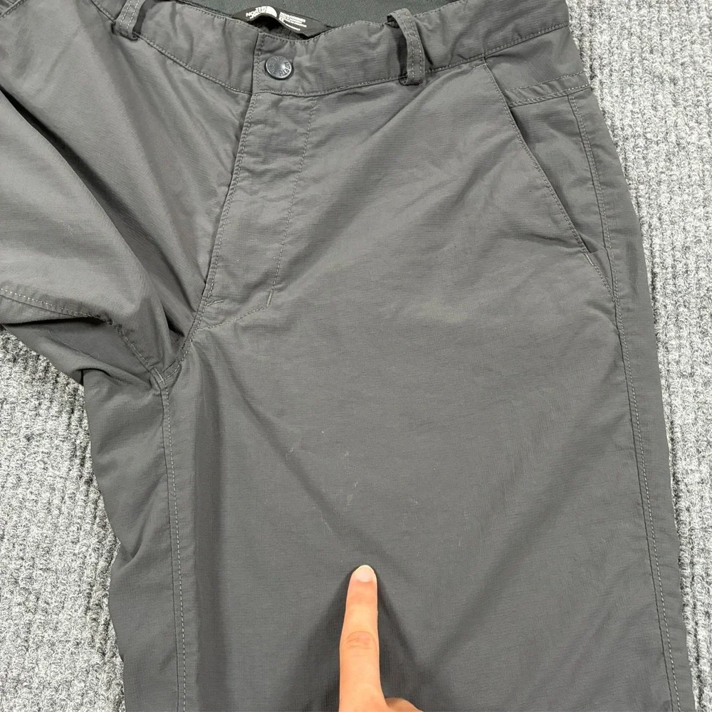 The North Face Shorts Mens 32 Gray Hiking Outdoor Trail Nylon Cargo Low Rise